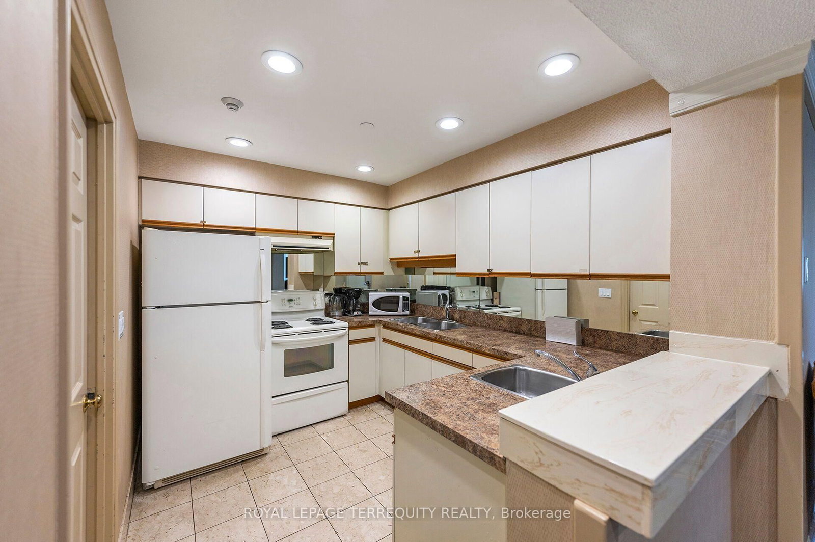 40 Richview Road • #2002 • Toronto, ON photo 33