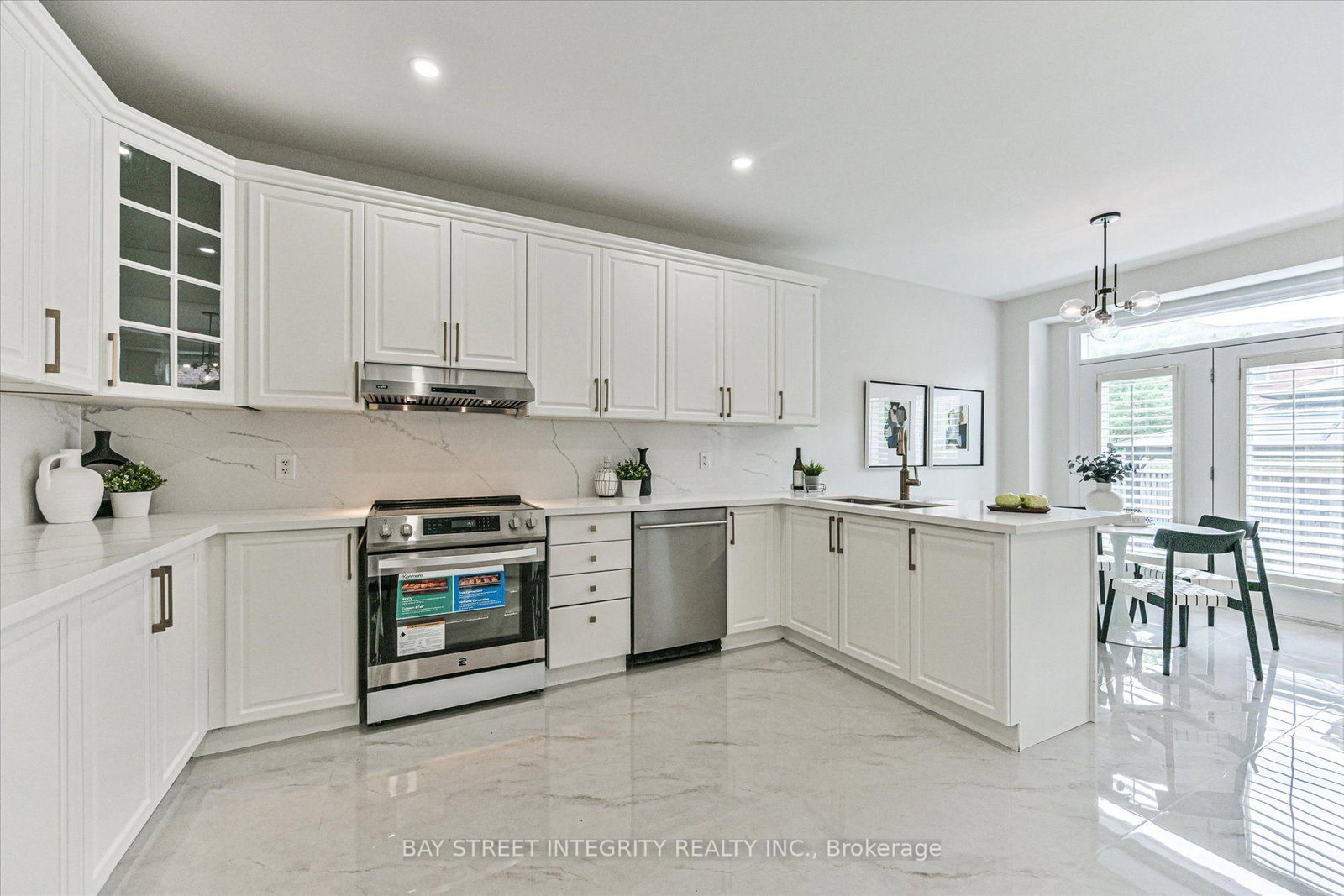 210 Milkweed Way • Oakville, ON photo 16