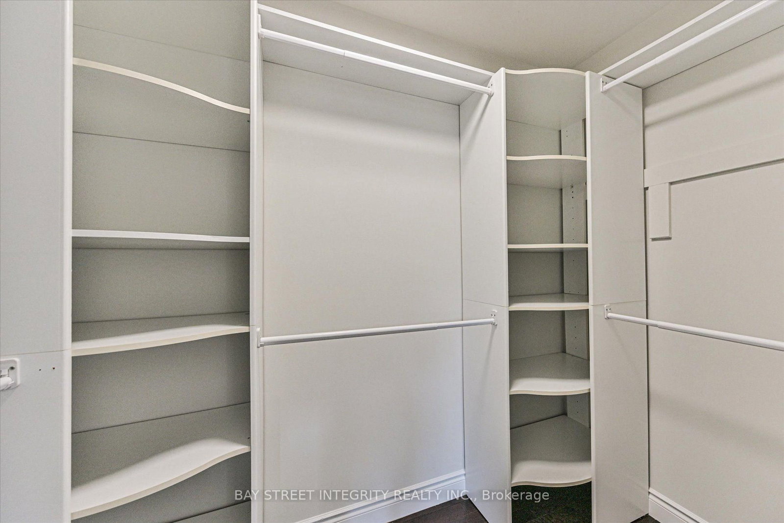 210 Milkweed Way • Oakville, ON photo 30