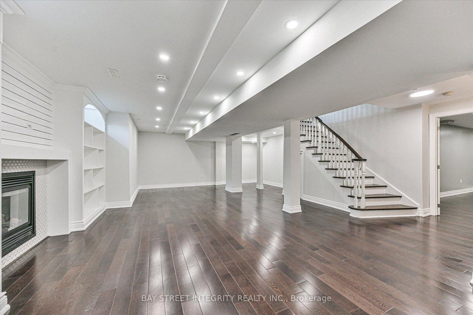 210 Milkweed Way • Oakville, ON photo 43