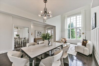 210 Milkweed Way • Oakville, ON photo 9