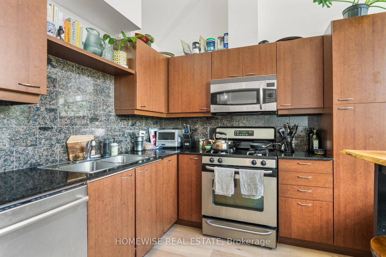 437 Roncesvalles Avenue • #410 • Toronto, ON photo 5