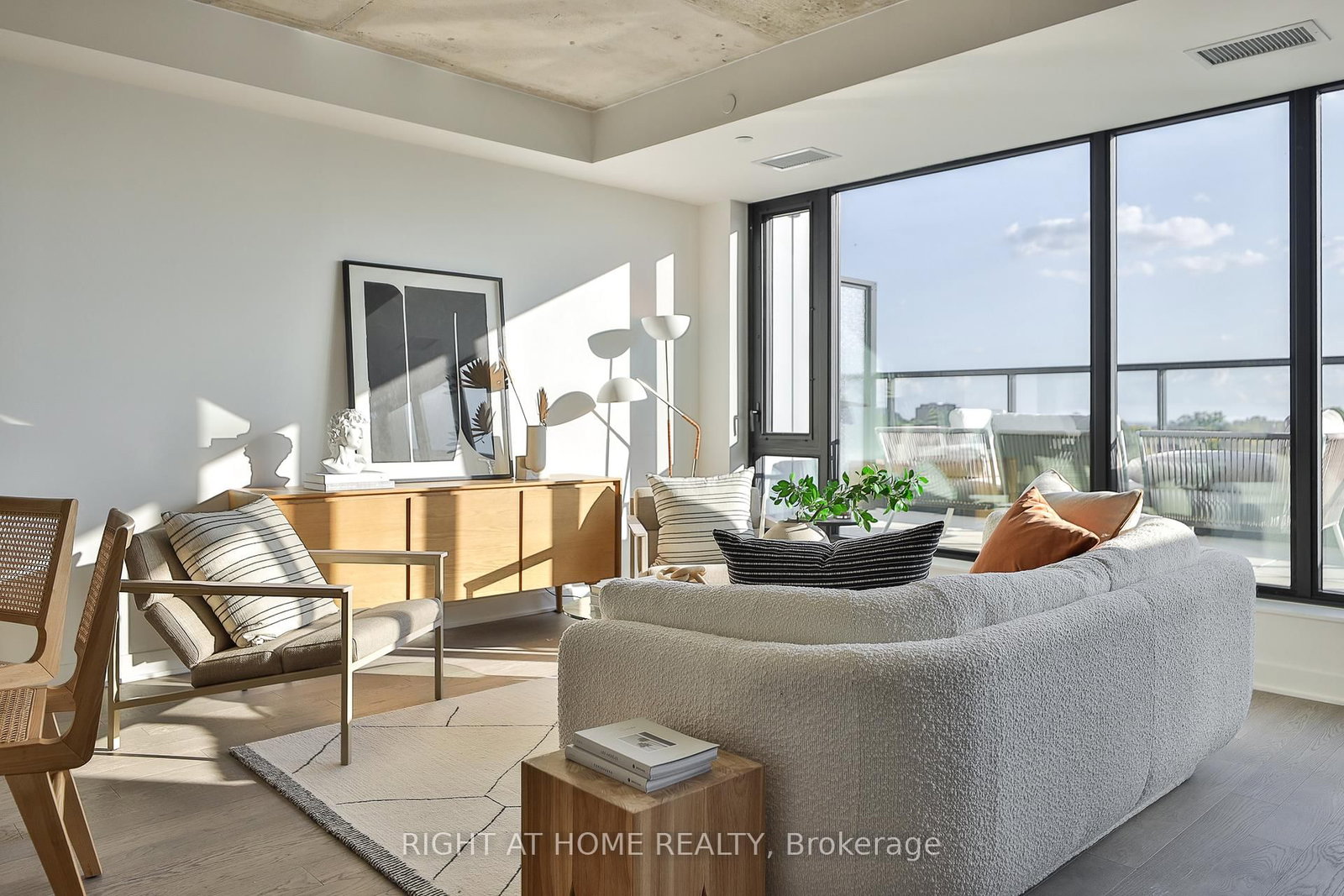 2720 Dundas Street W • #607 • Toronto, ON photo 11