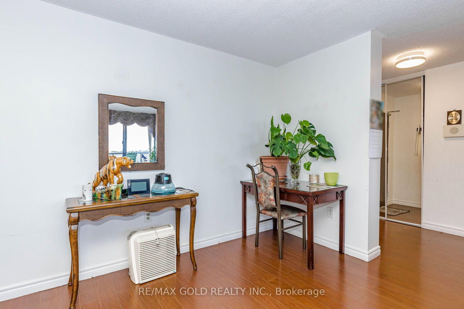 17 Knightsbridge Road • #905 • Brampton, ON photo 8