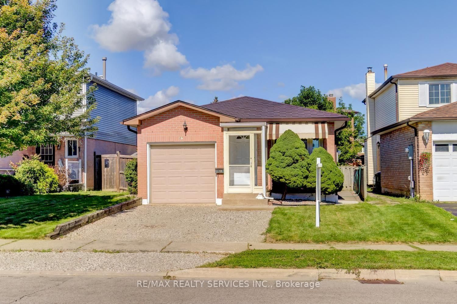 41 Greenleaf Crescent • Brampton, ON photo 1