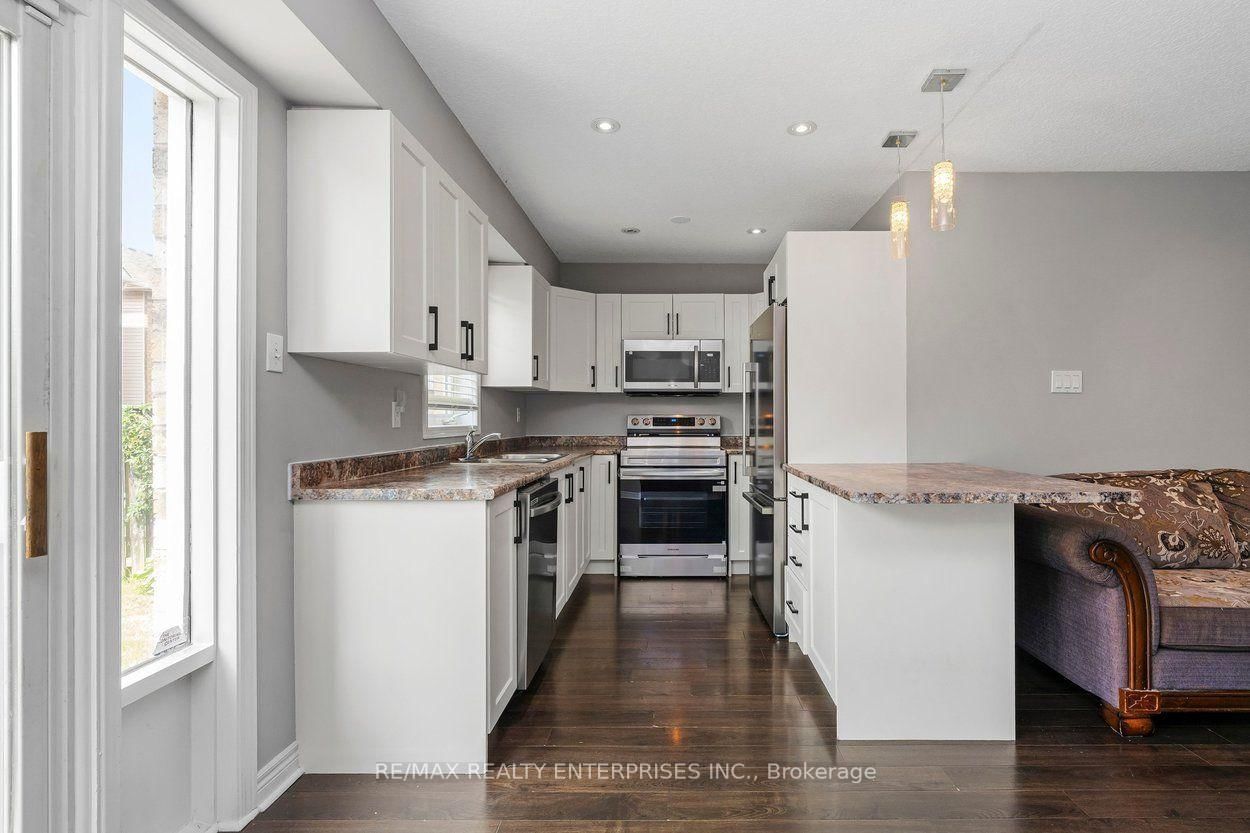 2248 Seton Crescent • Burlington, ON photo 11