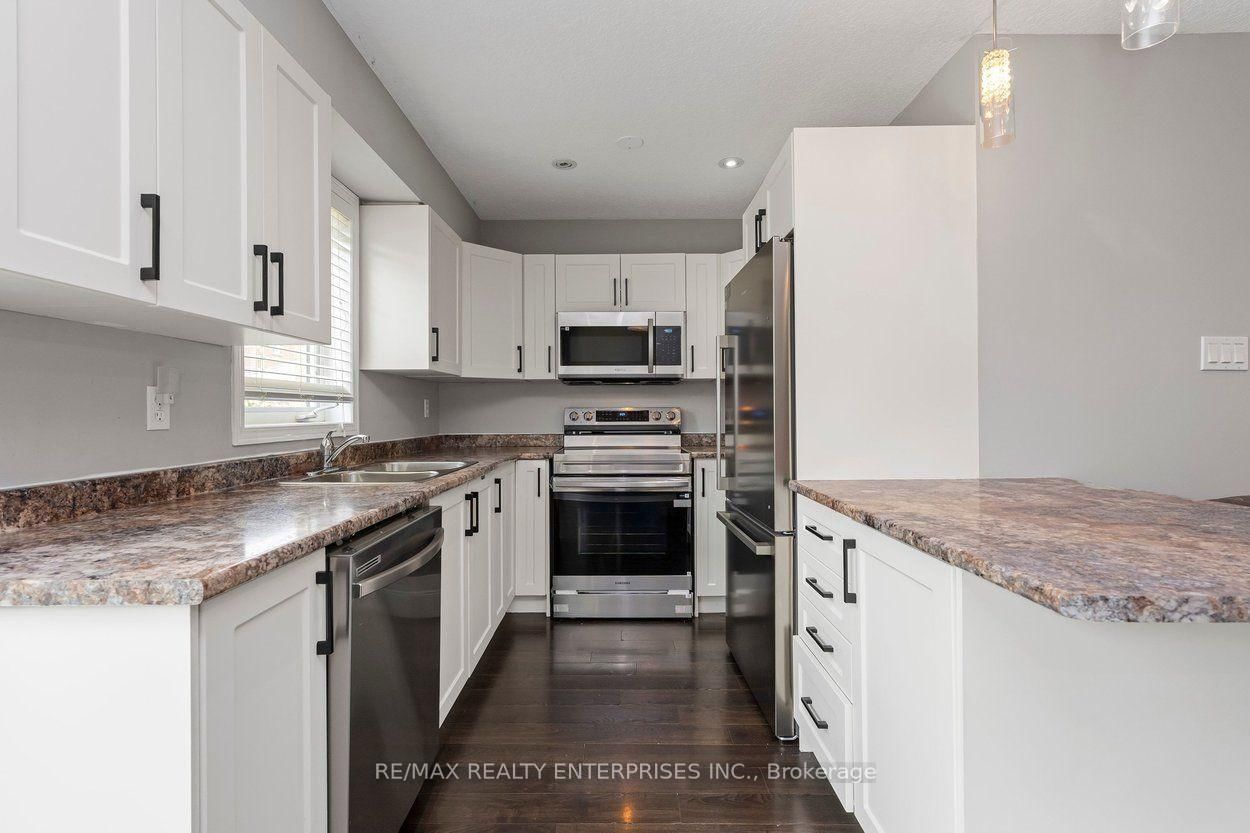 2248 Seton Crescent • Burlington, ON photo 13