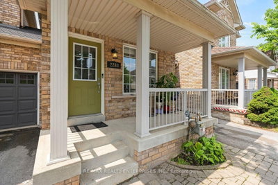 2248 Seton Crescent • Burlington, ON photo 3