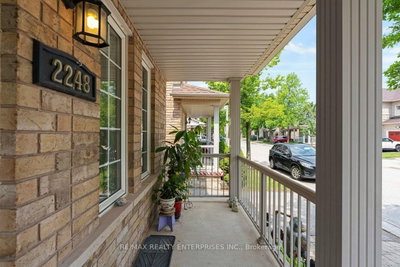 2248 Seton Crescent • Burlington, ON photo 4