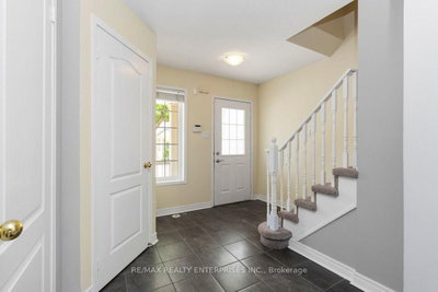 2248 Seton Crescent • Burlington, ON photo 5
