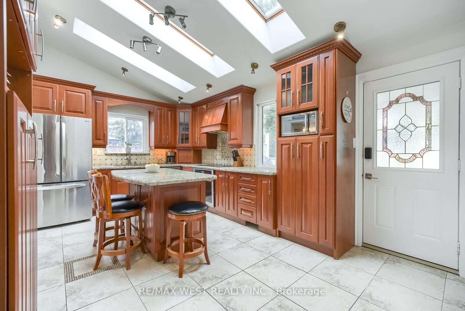 347 Karen Park Crescent • Mississauga, ON photo 11