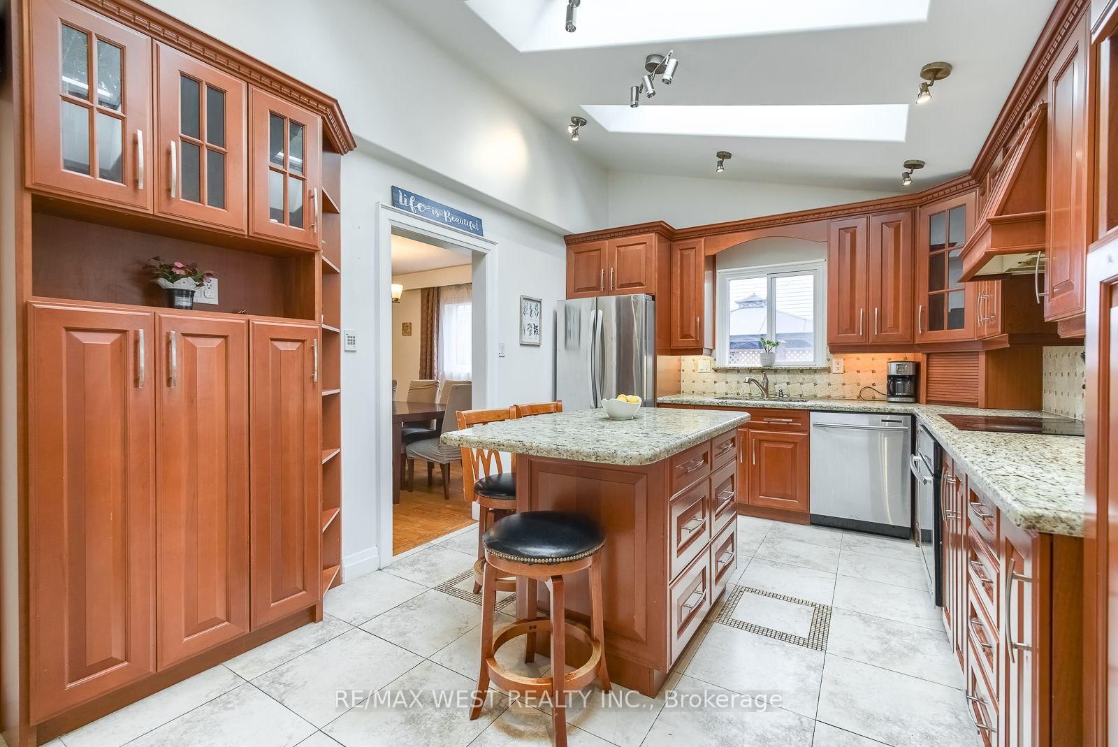 347 Karen Park Crescent • Mississauga, ON photo 12