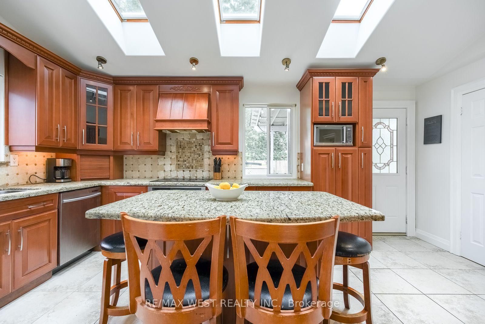 347 Karen Park Crescent • Mississauga, ON photo 14