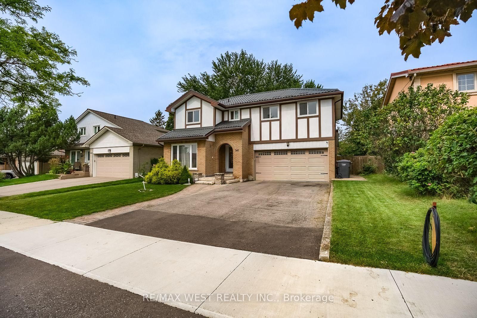 347 Karen Park Crescent • Mississauga, ON photo 3