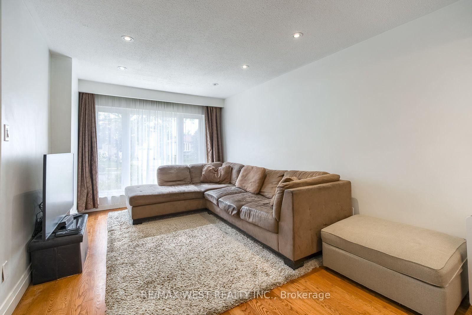 347 Karen Park Crescent • Mississauga, ON photo 6