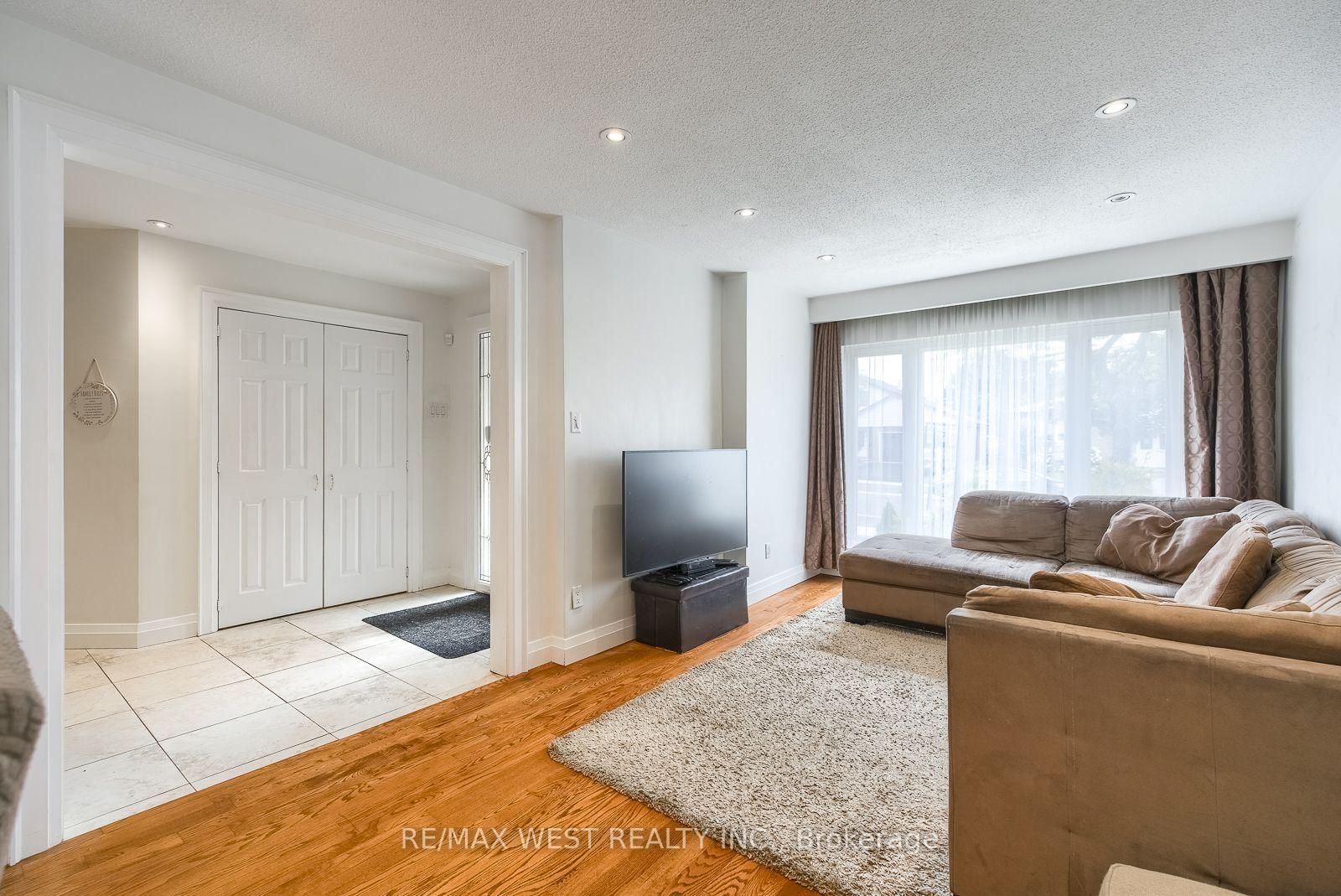 347 Karen Park Crescent • Mississauga, ON photo 7