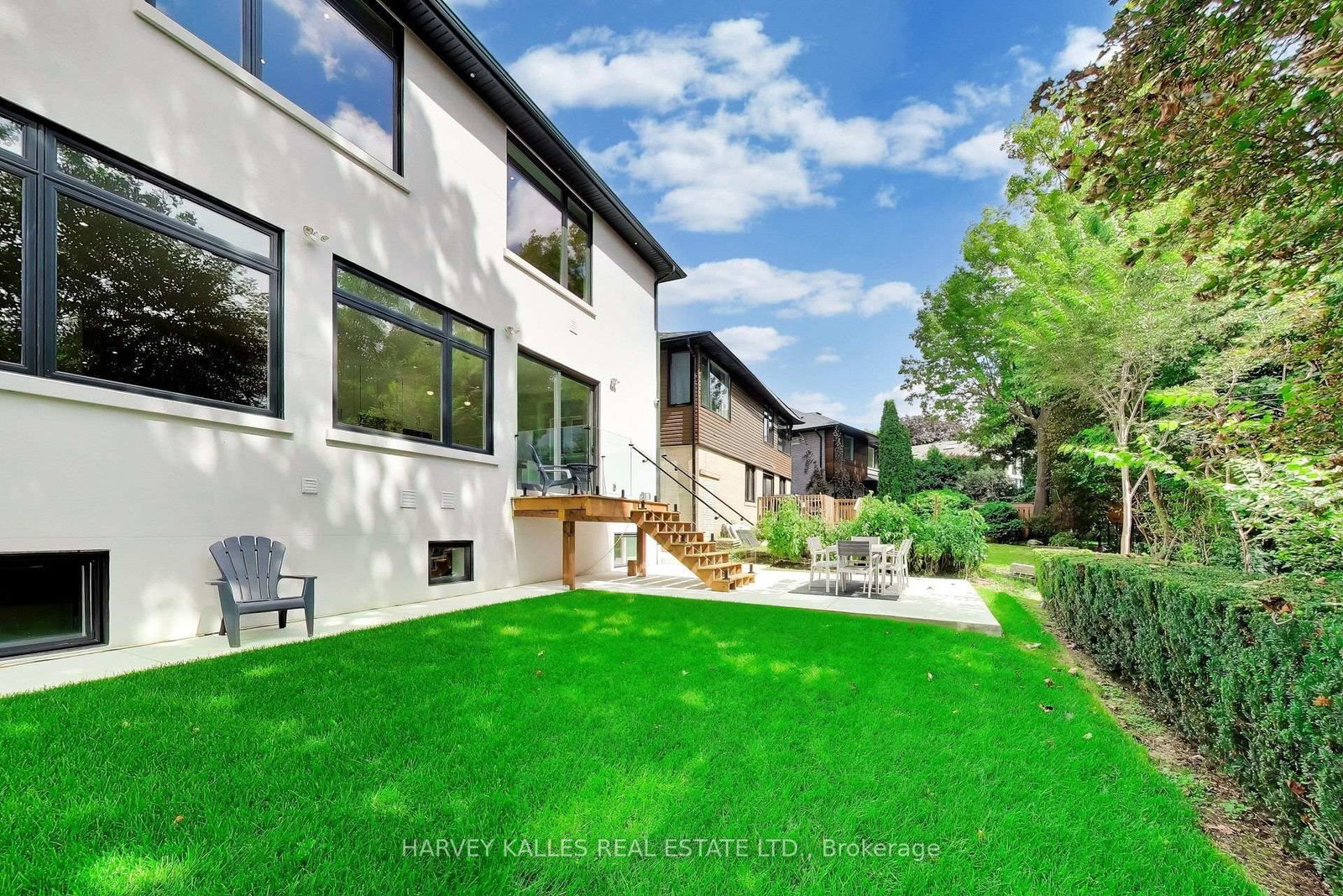 24 Ravenscrest Drive • Toronto, ON photo 11
