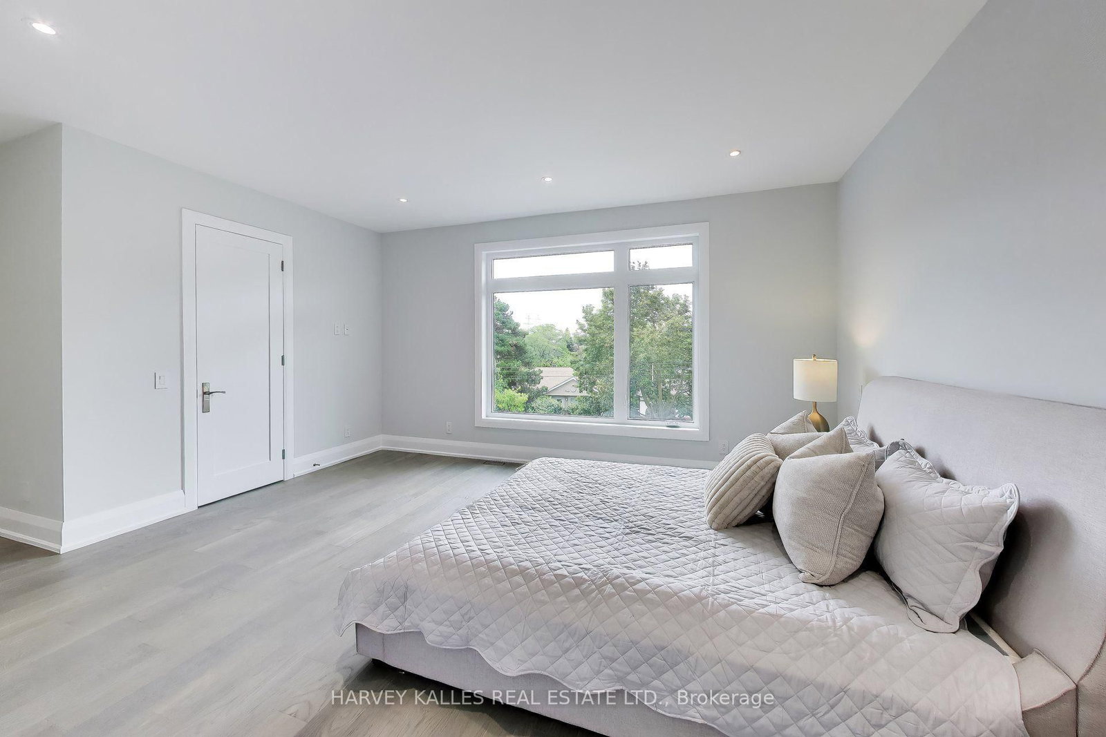 24 Ravenscrest Drive • Toronto, ON photo 28