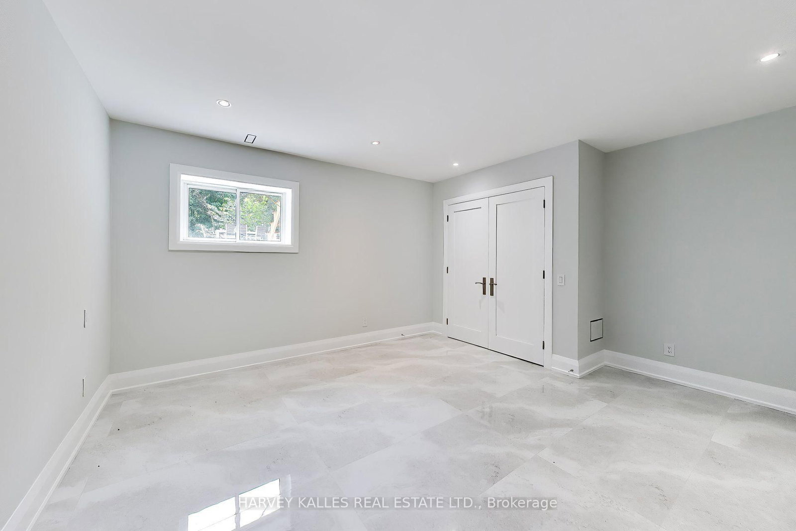 24 Ravenscrest Drive • Toronto, ON photo 39