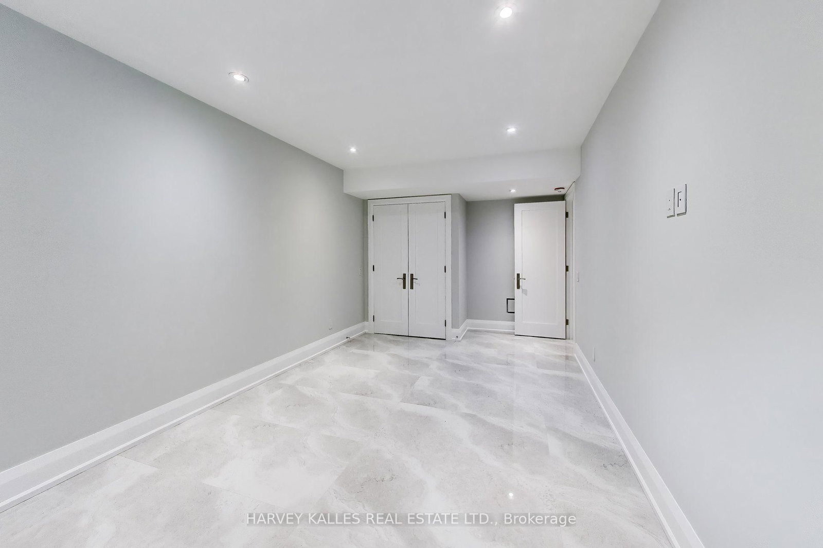 24 Ravenscrest Drive • Toronto, ON photo 42