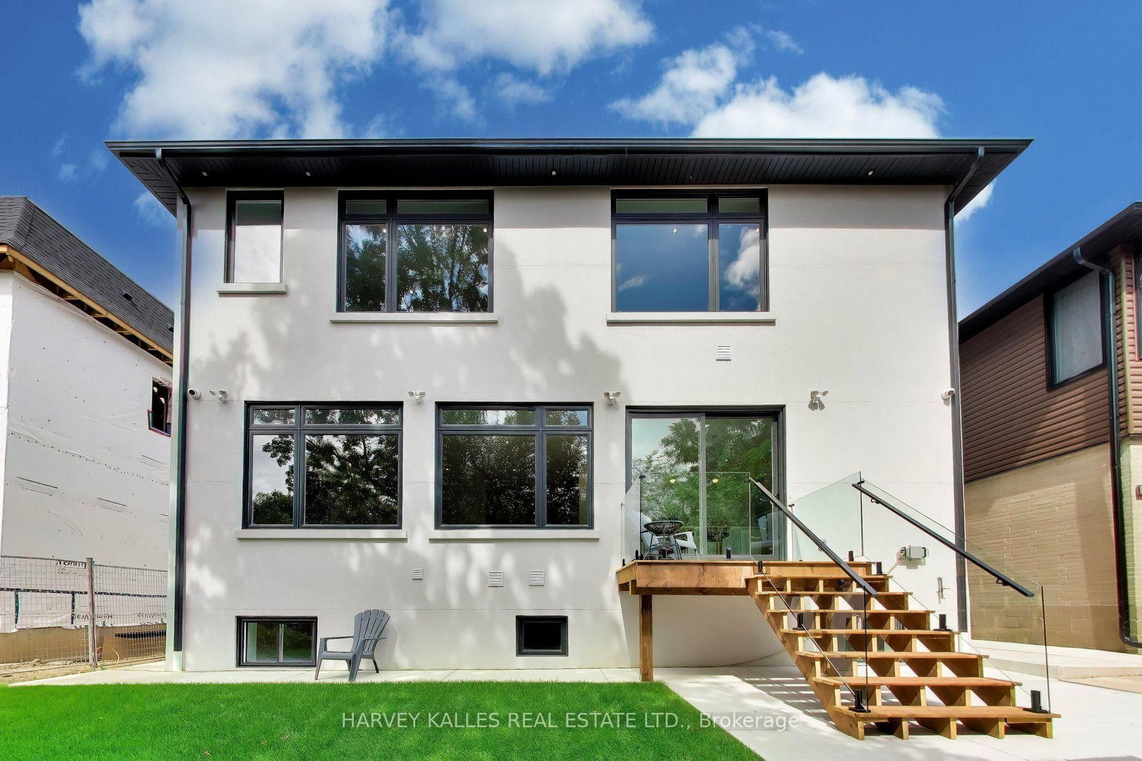 24 Ravenscrest Drive • Toronto, ON photo 5