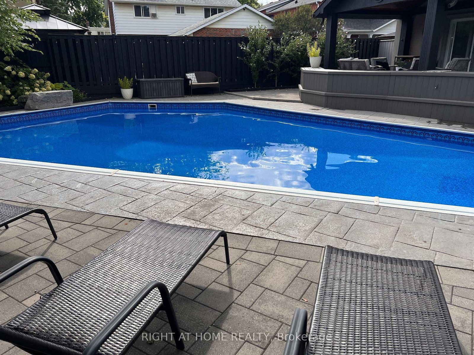1916 Pagehurst Court • Mississauga, ON photo 37
