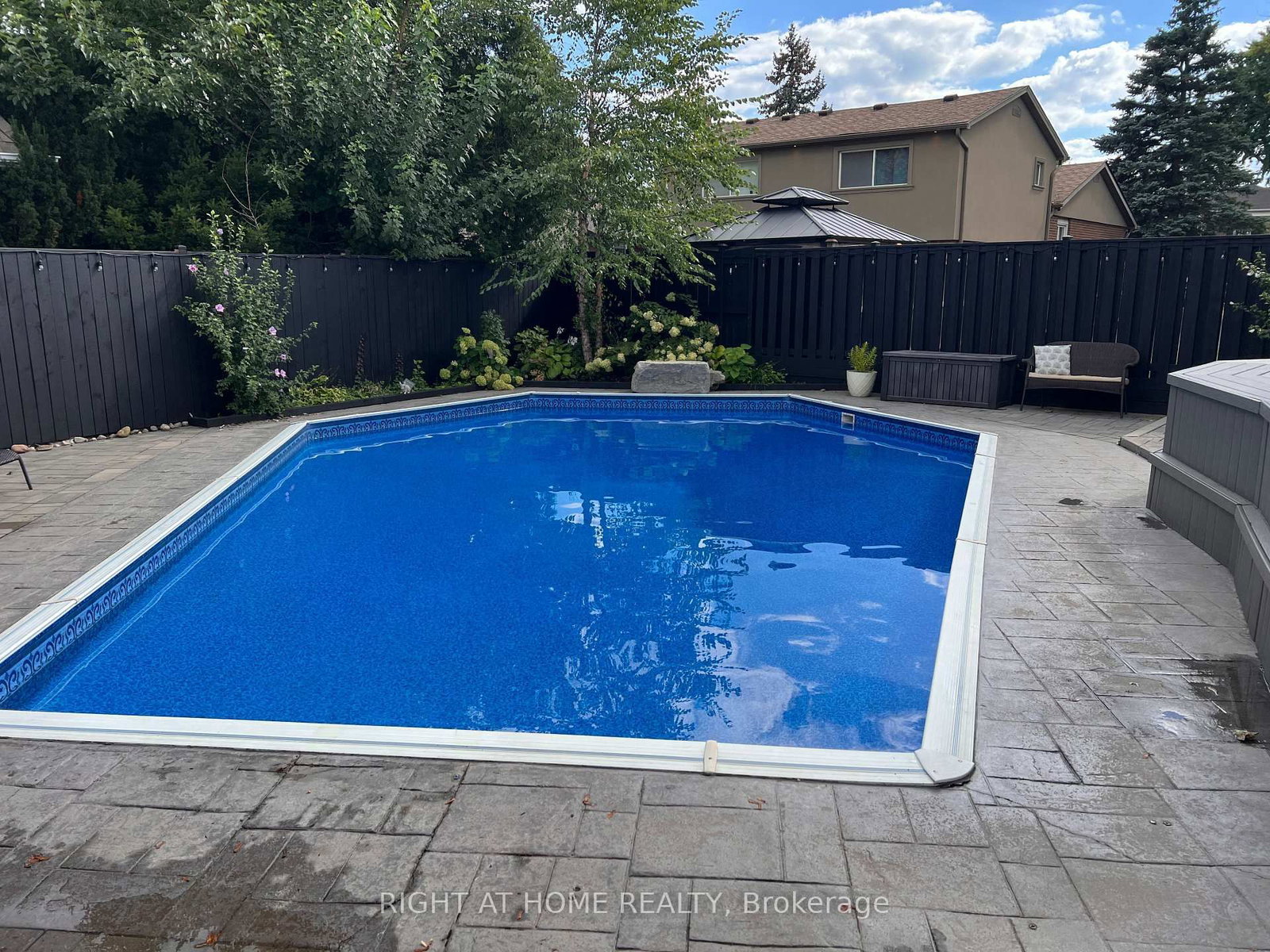 1916 Pagehurst Court • Mississauga, ON photo 38