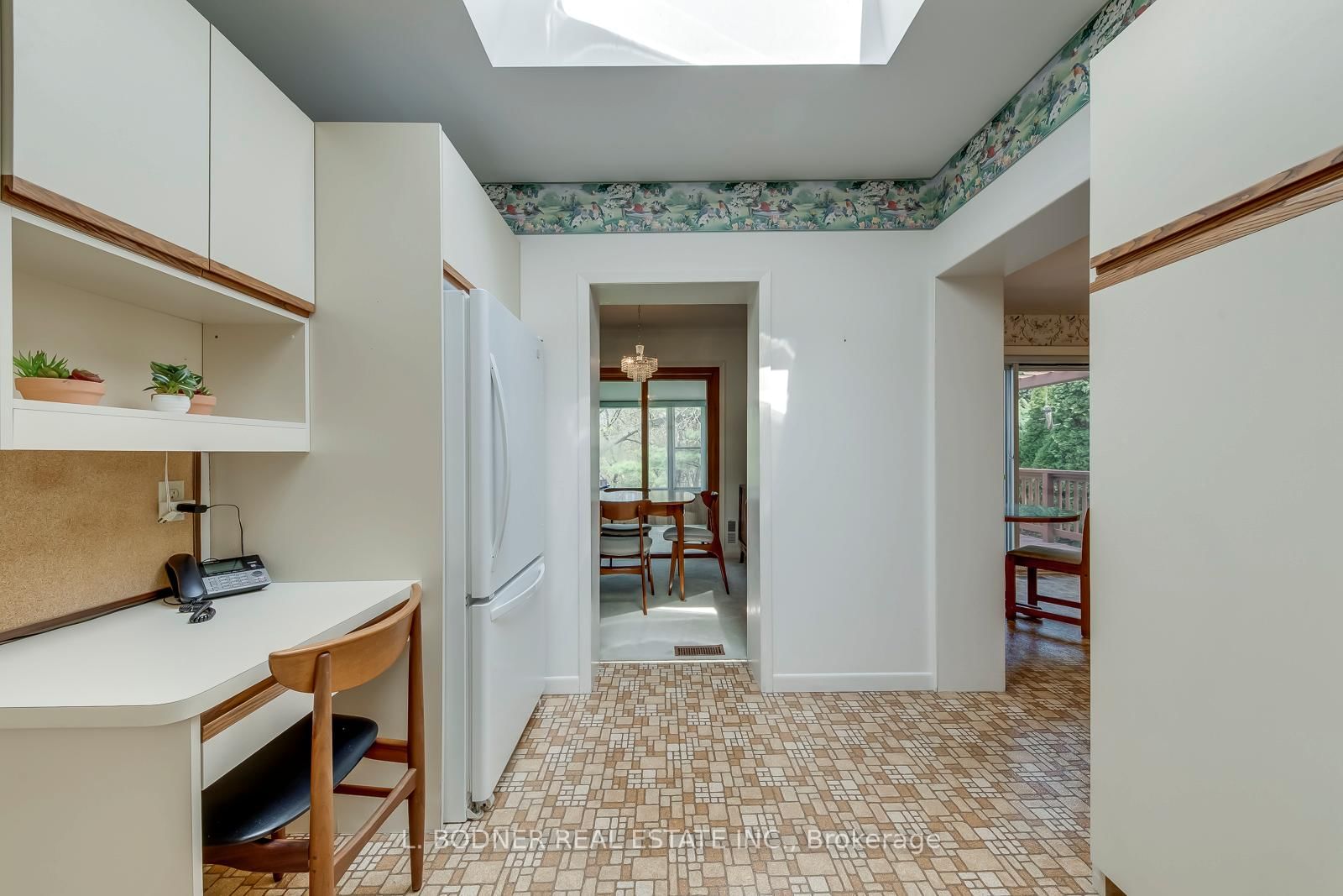 84 Ravenscrest Drive • Toronto, ON photo 18