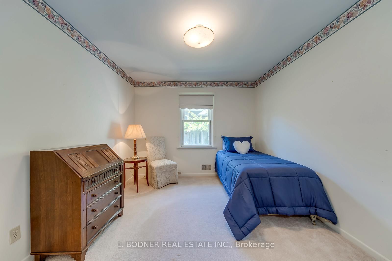 84 Ravenscrest Drive • Toronto, ON photo 20