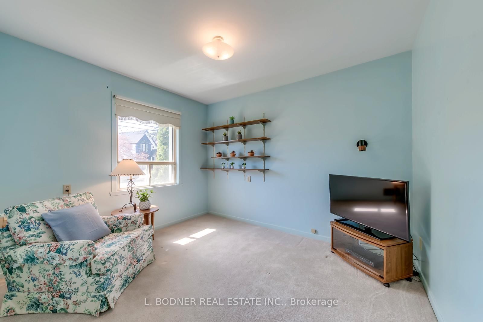 84 Ravenscrest Drive • Toronto, ON photo 22