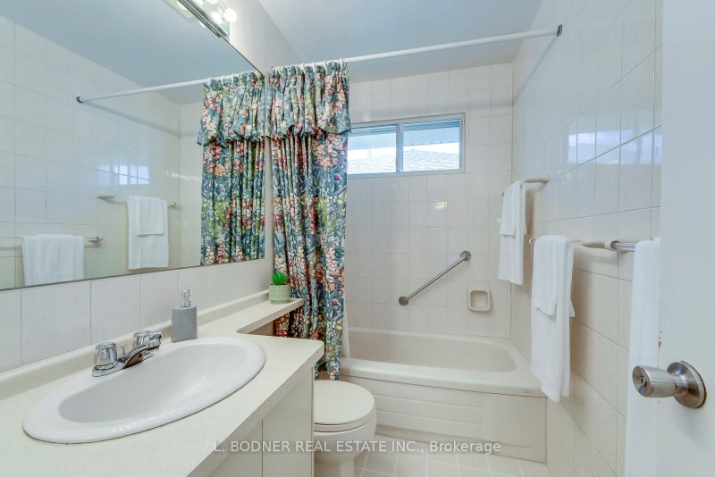 84 Ravenscrest Toronto,ON M9B 5N3 — Photo 23