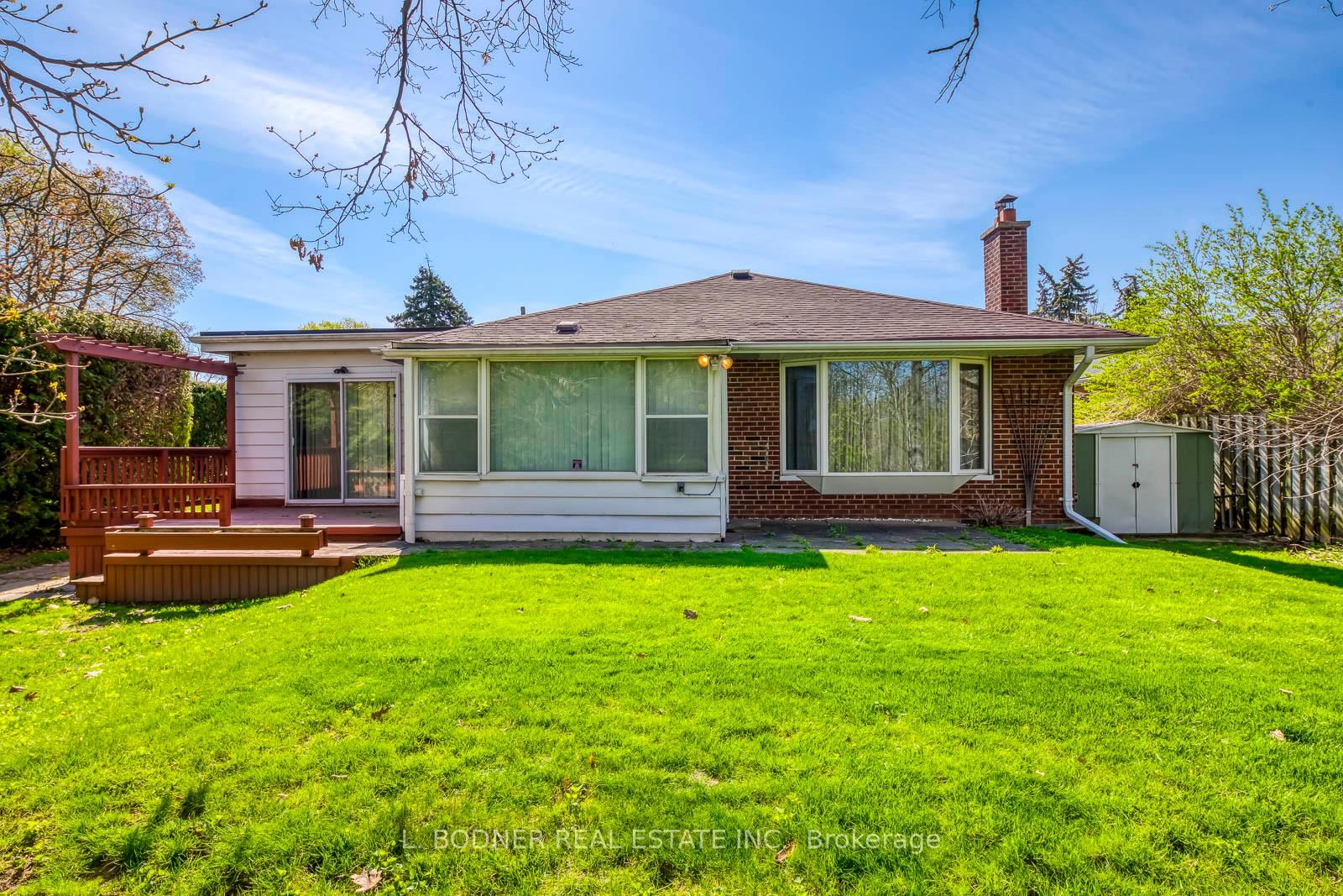 84 Ravenscrest Drive • Toronto, ON photo 33