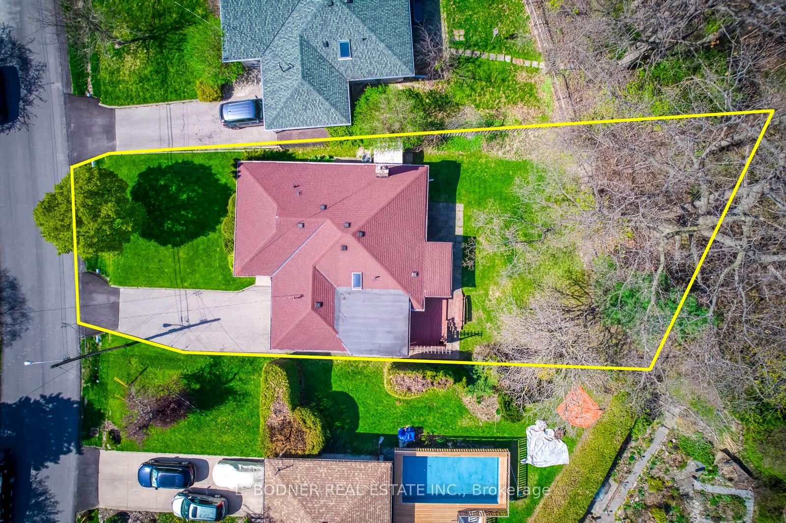84 Ravenscrest Drive • Toronto, ON photo 35