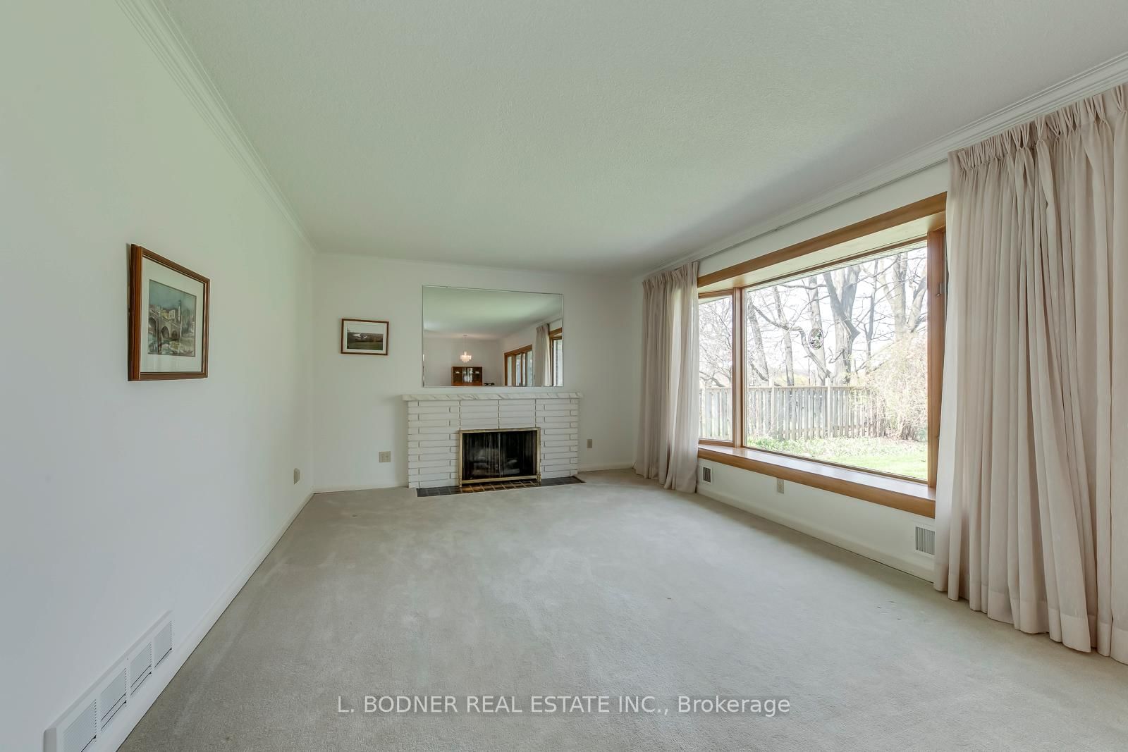 84 Ravenscrest Drive • Toronto, ON photo 8