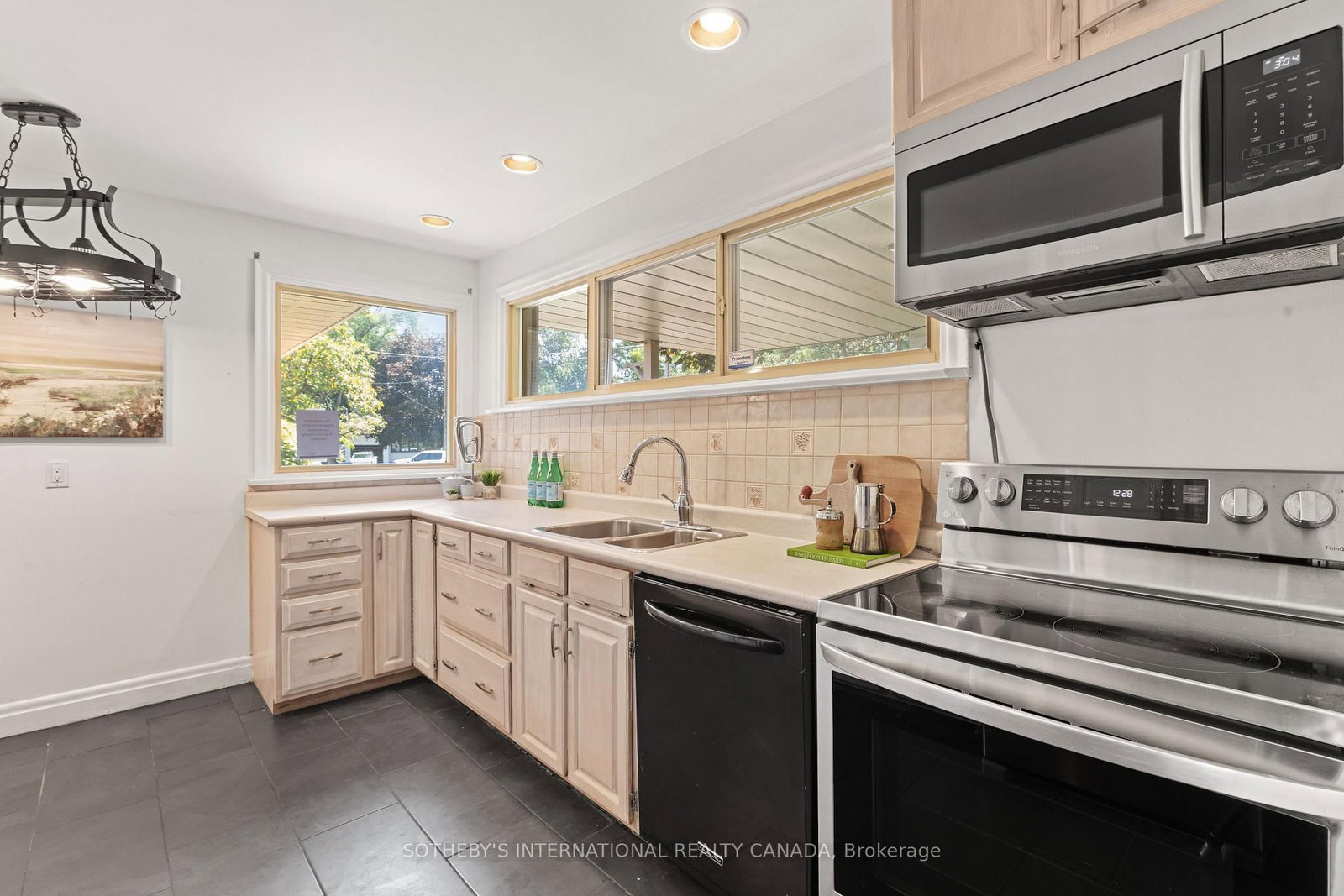 9 Babington Court • Toronto, ON photo 16