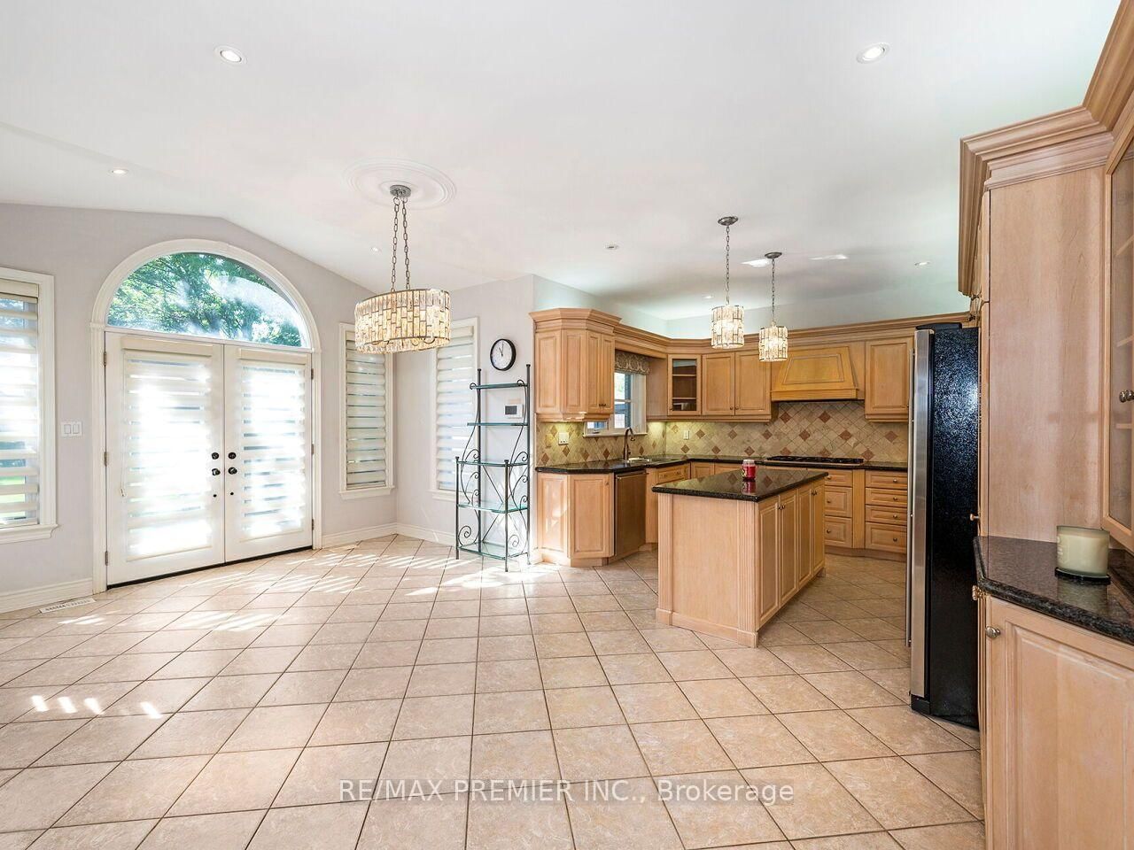 27 Gaydon Avenue • Toronto, ON photo 11