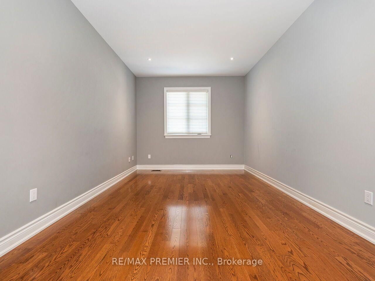 27 Gaydon Avenue • Toronto, ON photo 14