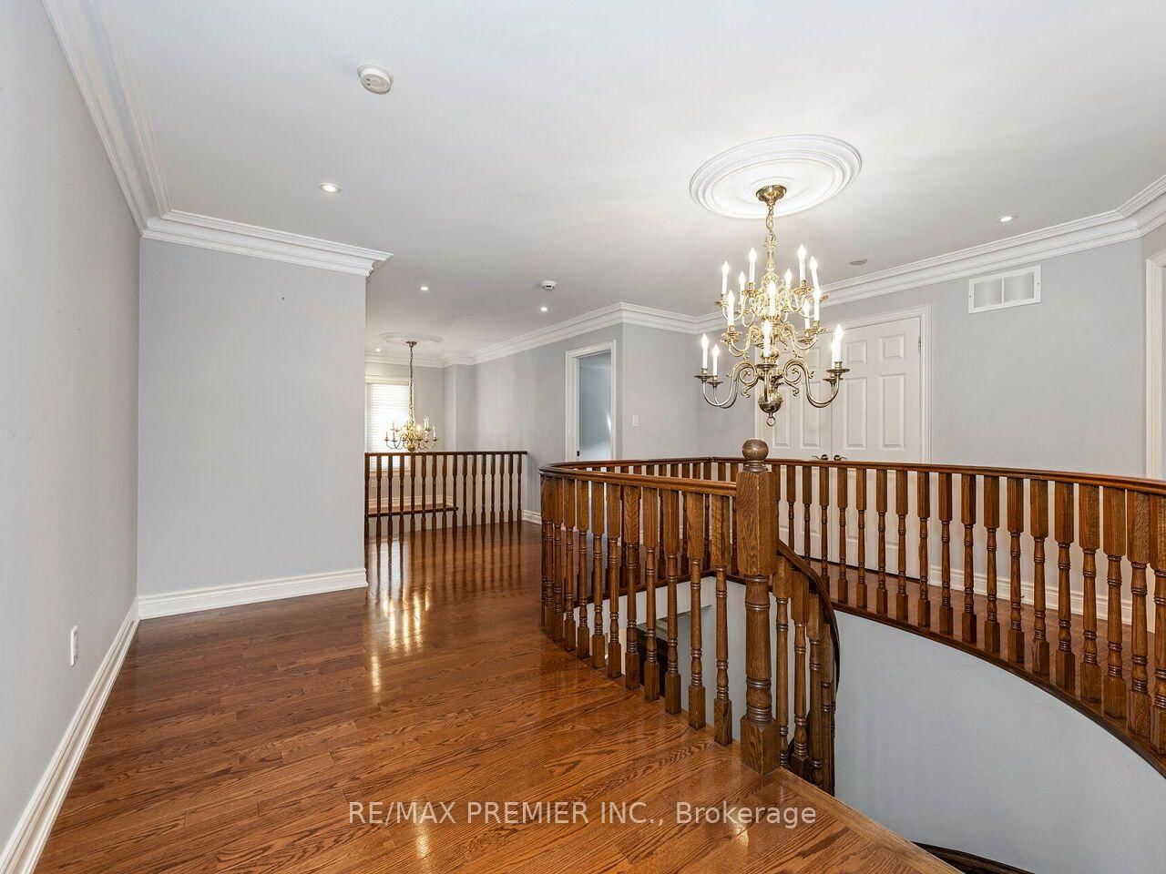 27 Gaydon Avenue • Toronto, ON photo 15
