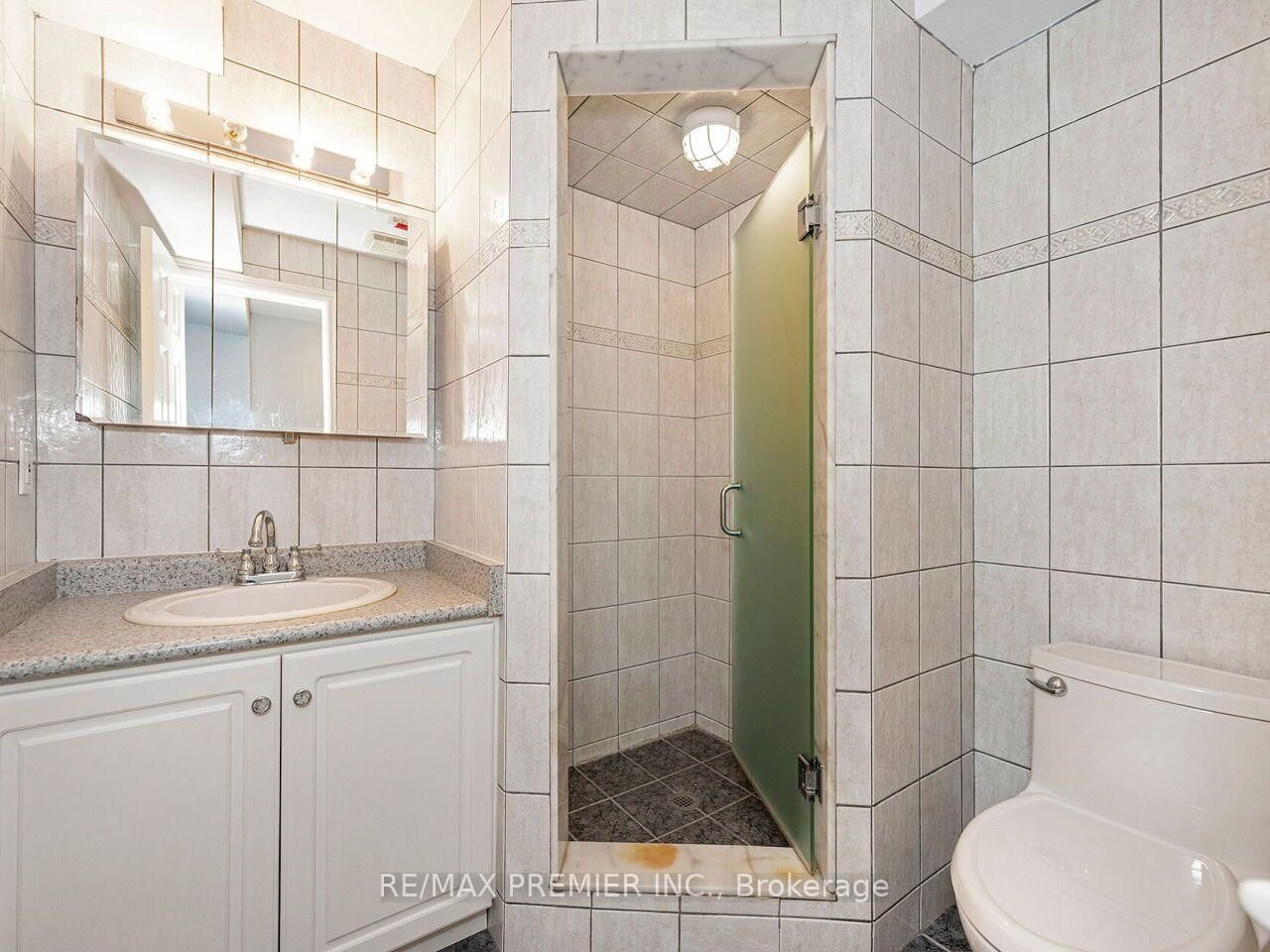 27 Gaydon Avenue • Toronto, ON photo 34