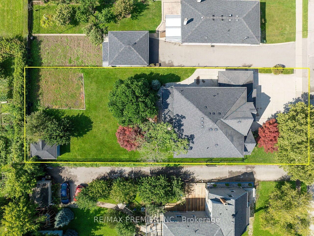 27 Gaydon Avenue • Toronto, ON photo 44