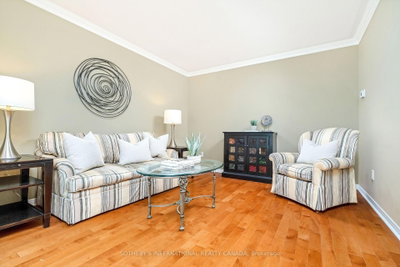 420 The Thicket • Mississauga, ON photo 9