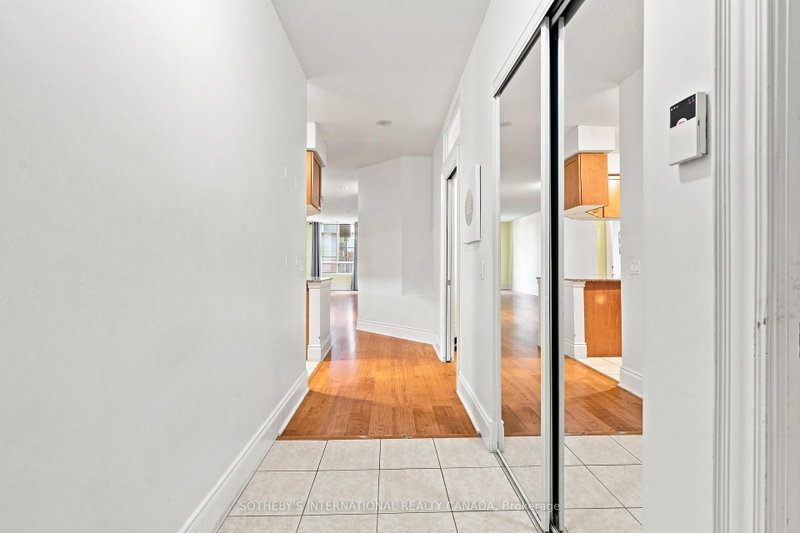 115 - 5233 Dundas Street