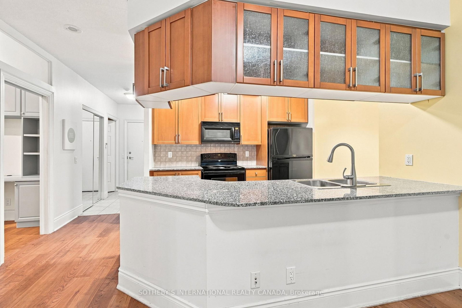 5233 Dundas Street • #115 • Toronto, ON photo 8
