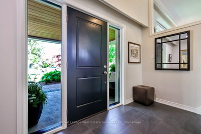 1528 Warland Road • Oakville, ON photo 4