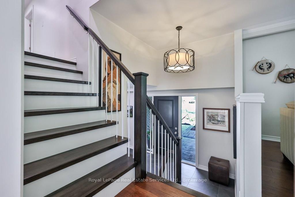 1528 Warland Road • Oakville, ON photo 5