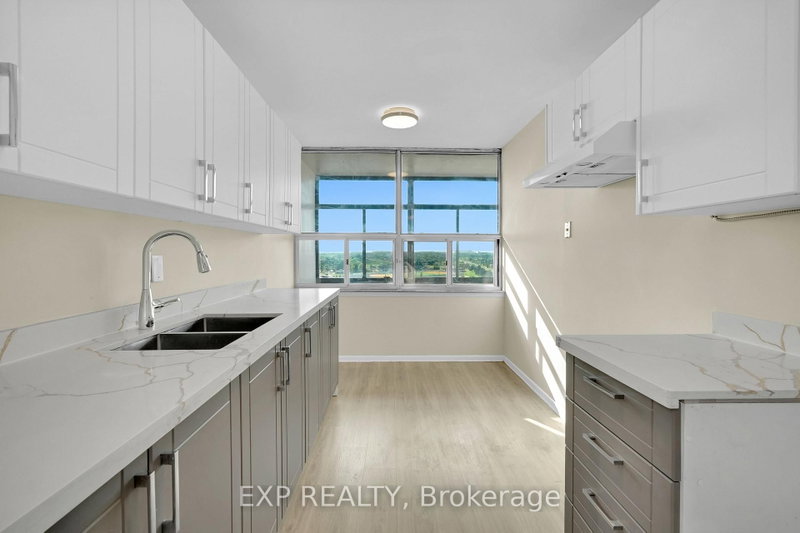 25 Kensington Brampton,ON L6T 3W8 — Photo 9