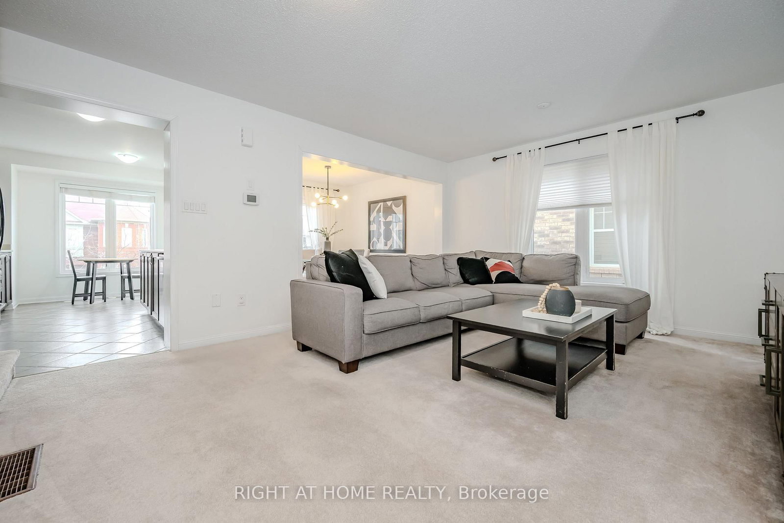 525 Cavanagh Lane • Milton, ON photo 10
