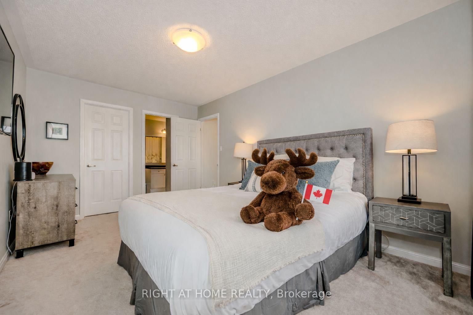 525 Cavanagh Lane • Milton, ON photo 15