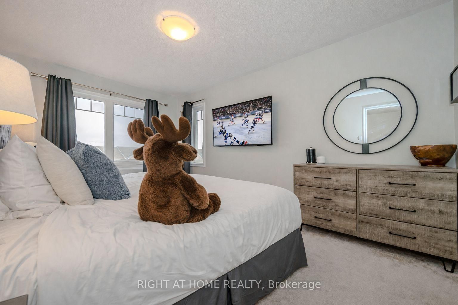 525 Cavanagh Lane • Milton, ON photo 16