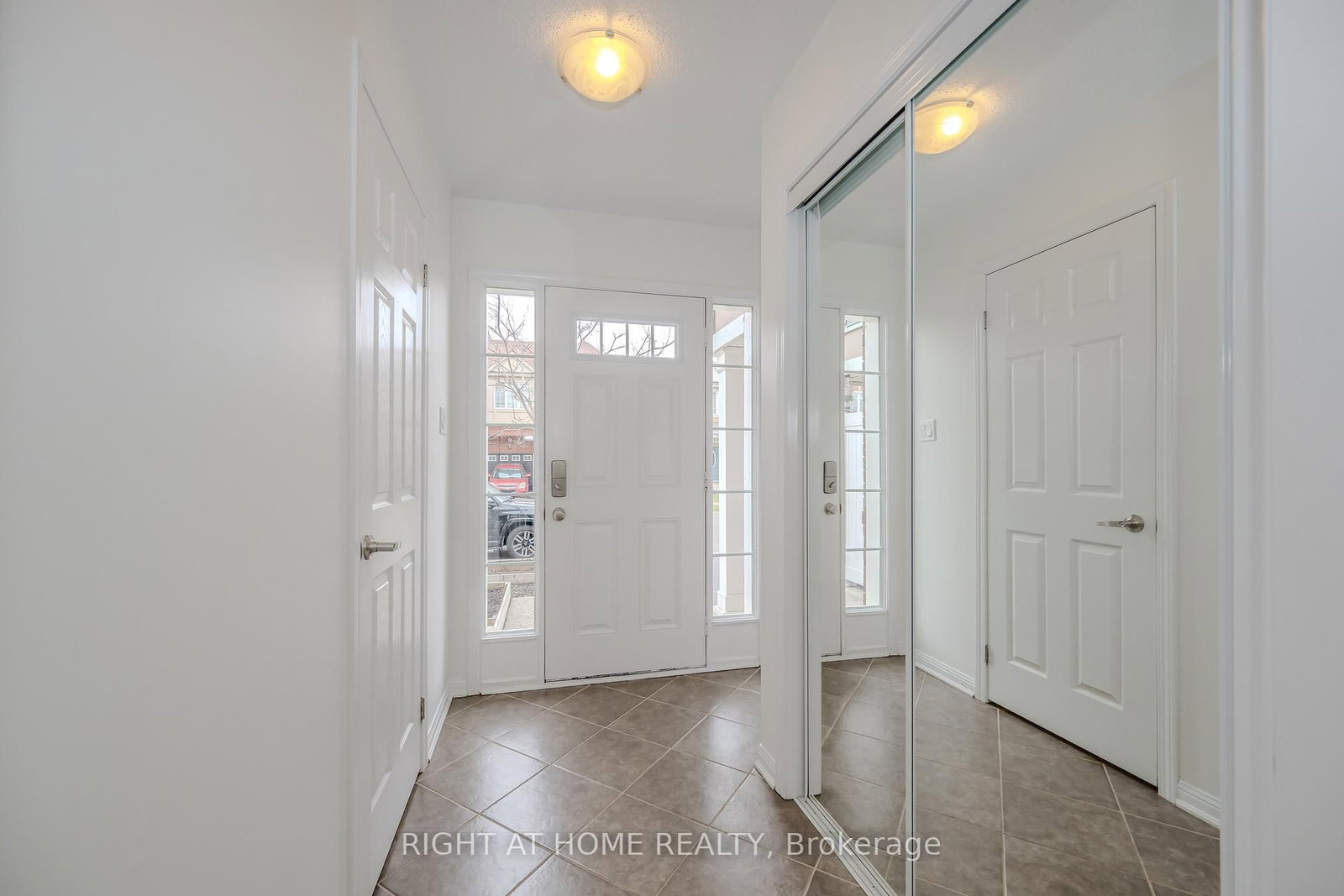 525 Cavanagh Lane • Milton, ON photo 22
